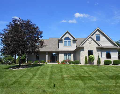 51900 Waterford Green Dr, Granger, IN 46530 photo 1