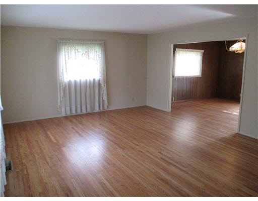 5019 Selkirk Dr, South Bend, IN 46614 photo 2