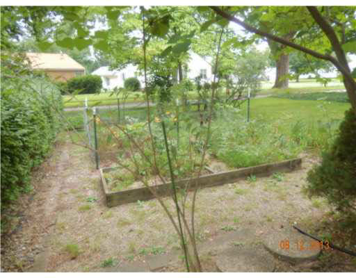 2125 Beverly Pl, South Bend, IN 46616 photo 3