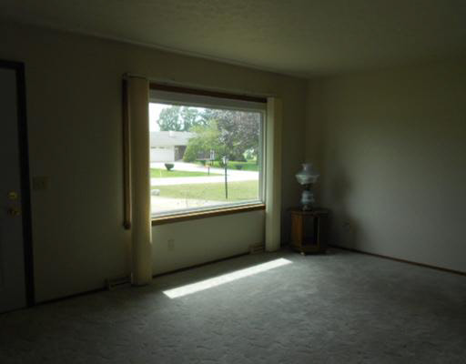 23003 Acacia Pl, South Bend, IN 46628 photo 4
