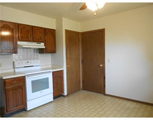 23003 Acacia Pl, South Bend, IN 46628 photo 5