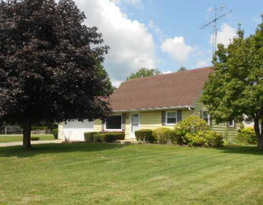 23003 Acacia Pl, South Bend, IN 46628 photo 1