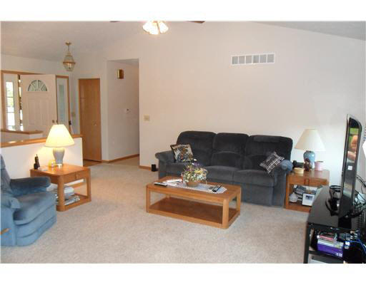 23113 Arbor Pointe Dr, South Bend, IN 46628 photo 2