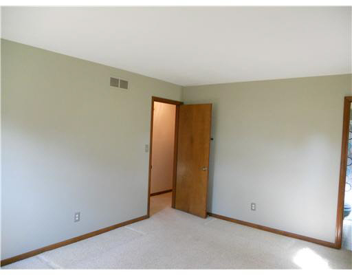 11620 Strohm Dr N, Mishawaka, IN 46545 photo 9