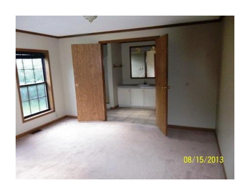 55041 Glenn Rd, South Bend, IN 46628 photo 6