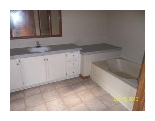 55041 Glenn Rd, South Bend, IN 46628 photo 8