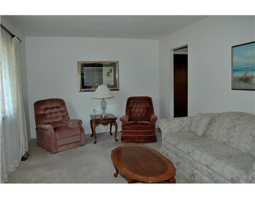20075 Roosevelt Rd, South Bend, IN 46614 photo 2