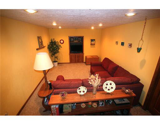 11662 Cross Cut Dr, Granger, IN 46530 photo 19