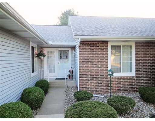52077 Furrow Dr, South Bend, IN 46637 photo 2