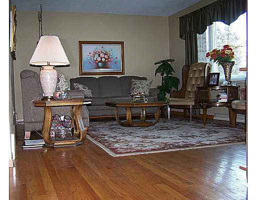58260 Pam Dr, South Bend, IN 46619 photo 4