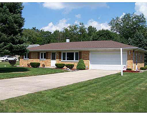 58260 Pam Dr, South Bend, IN 46619 photo 2