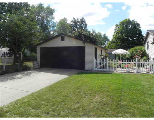 1740 Winston Dr, South Bend, IN 46635 photo 17