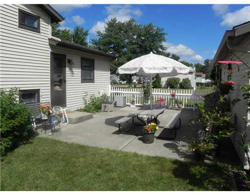 1740 Winston Dr, South Bend, IN 46635 photo 15
