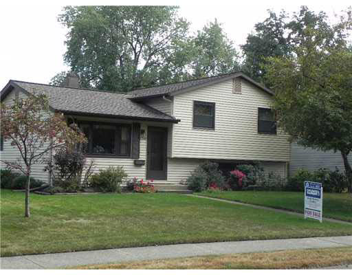 1740 Winston Dr, South Bend, IN 46635 photo 1