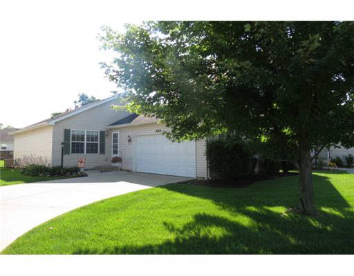 4014 Pelican Way, South Bend, IN 46628 photo 1