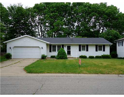 810 Steeplechase Dr, Mishawaka, IN 46544 photo 1