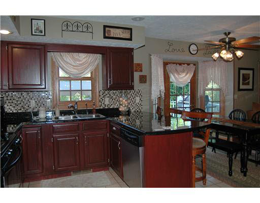 10813 Pewamo Dr, Osceola, IN 46561 photo 5