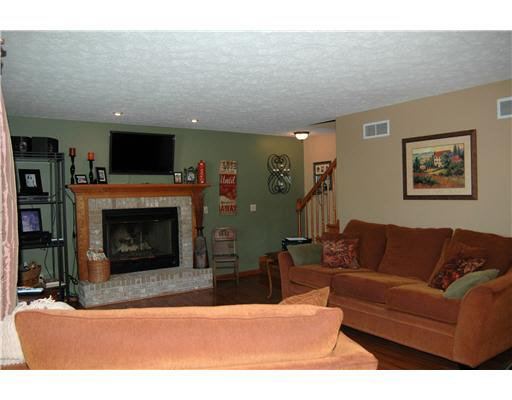 10813 Pewamo Dr, Osceola, IN 46561 photo 9