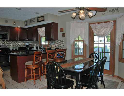 10813 Pewamo Dr, Osceola, IN 46561 photo 7