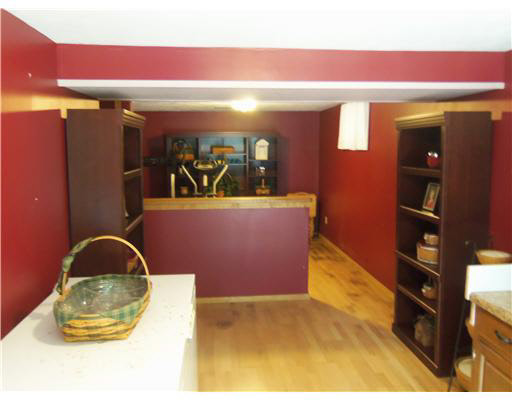 63181 Oak Rd, South Bend, IN 46614 photo 17