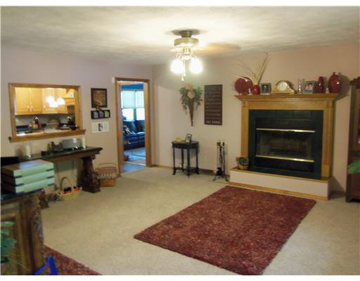 63181 Oak Rd, South Bend, IN 46614 photo 2