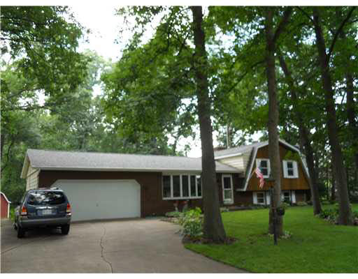 16240 Branchwood Ln, Granger, IN 46530 photo 2