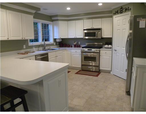 14448 Taddington Dr, Granger, IN 46530 photo 5