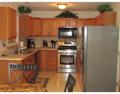 816 Prism Valley Dr, Mishawaka, IN 46544 photo 2