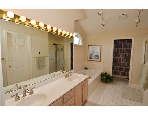 51481 Harrington Dr, Granger, IN 46530 photo 8