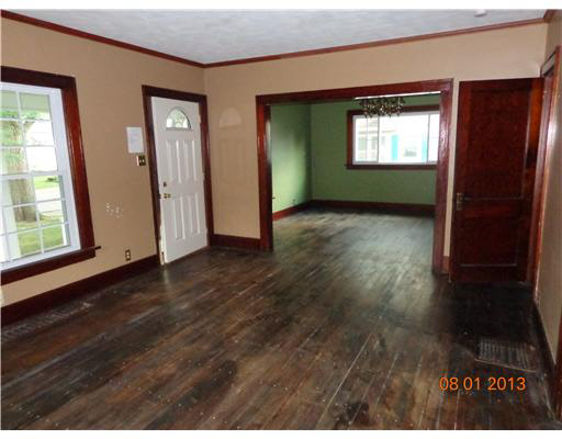 206 John St E, Nappanee, IN 46550 photo 3