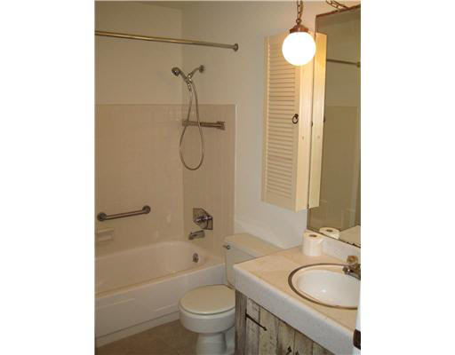 2002 Renfrew Dr, South Bend, IN 46614 photo 11