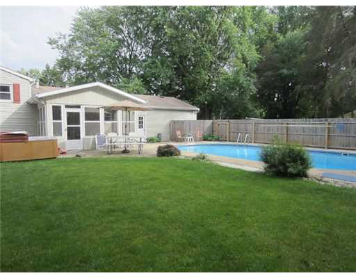 51685 Lant Ln, Granger, IN 46530 photo 5