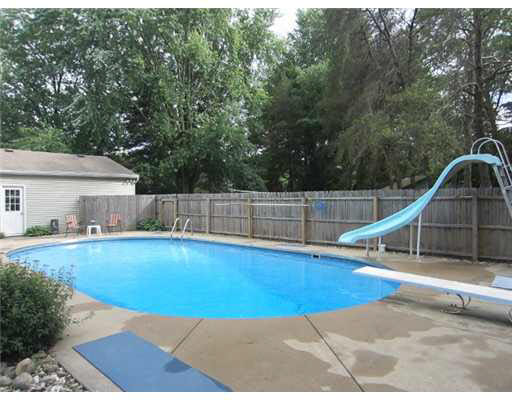51685 Lant Ln, Granger, IN 46530 photo 6