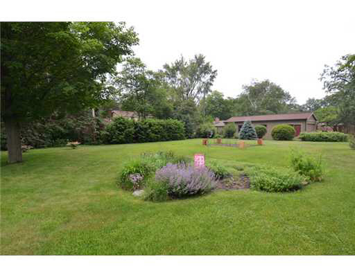 15570 Hearthstone Dr, Mishawaka, IN 46545 photo 19