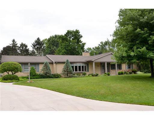 15570 Hearthstone Dr, Mishawaka, IN 46545 photo 1