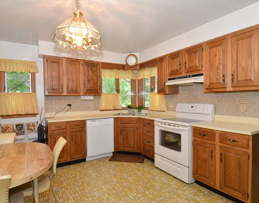 19067 Oakmont Dr S, South Bend, IN 46637 photo 5