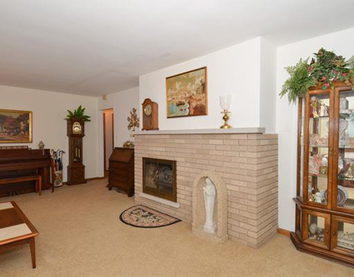 19067 Oakmont Dr S, South Bend, IN 46637 photo 3