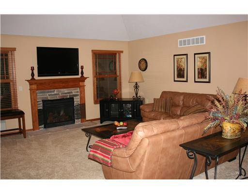 1321 Highland Village Dr, Mishawaka, IN 46545 photo 6