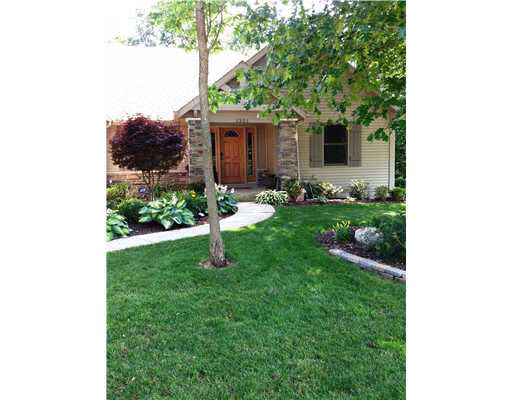 1321 Highland Village Dr, Mishawaka, IN 46545 photo 1