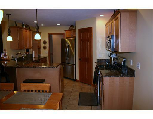 1321 Highland Village Dr, Mishawaka, IN 46545 photo 3