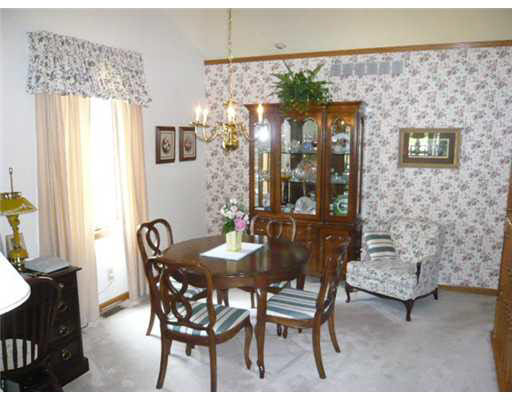 1932 Creekwood Dr, South Bend, IN 46635 photo 3