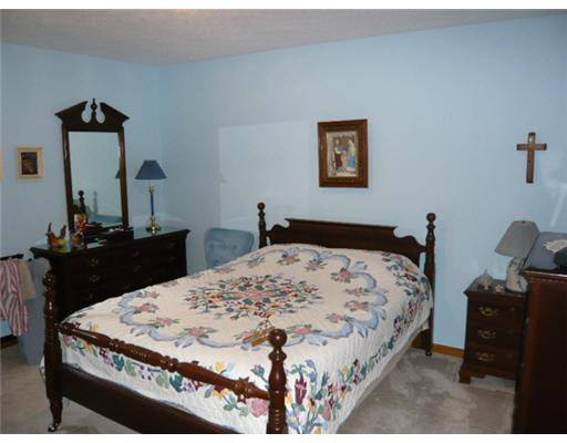 1932 Creekwood Dr, South Bend, IN 46635 photo 5