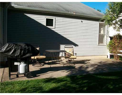 1621 Bennington Dr, Mishawaka, IN 46544 photo 4