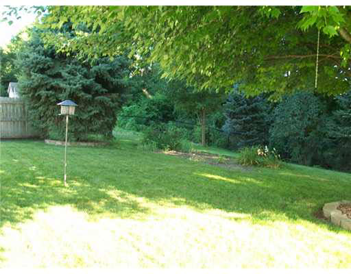 1621 Bennington Dr, Mishawaka, IN 46544 photo 3