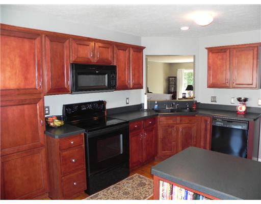 18054 Lisbon Dr, South Bend, IN 46637 photo 5