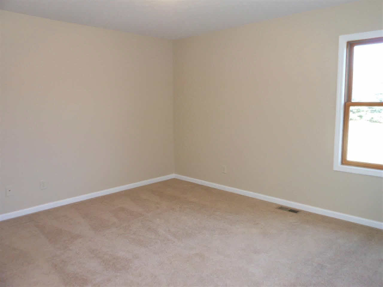 2025 Carina Cir, Goshen, IN 46526 photo 7