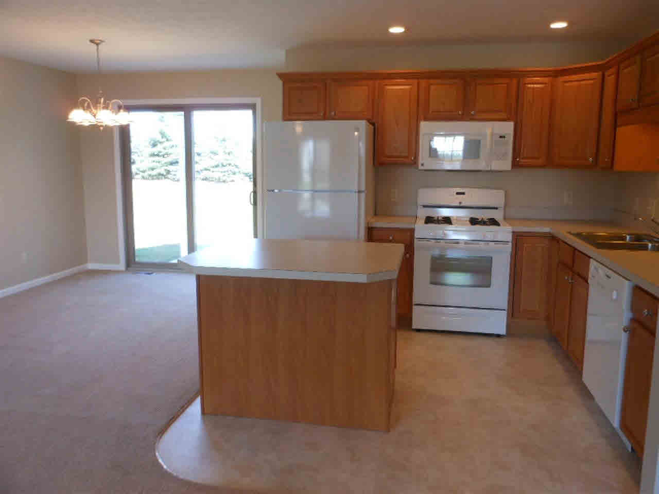 2025 Carina Cir, Goshen, IN 46526 photo 3