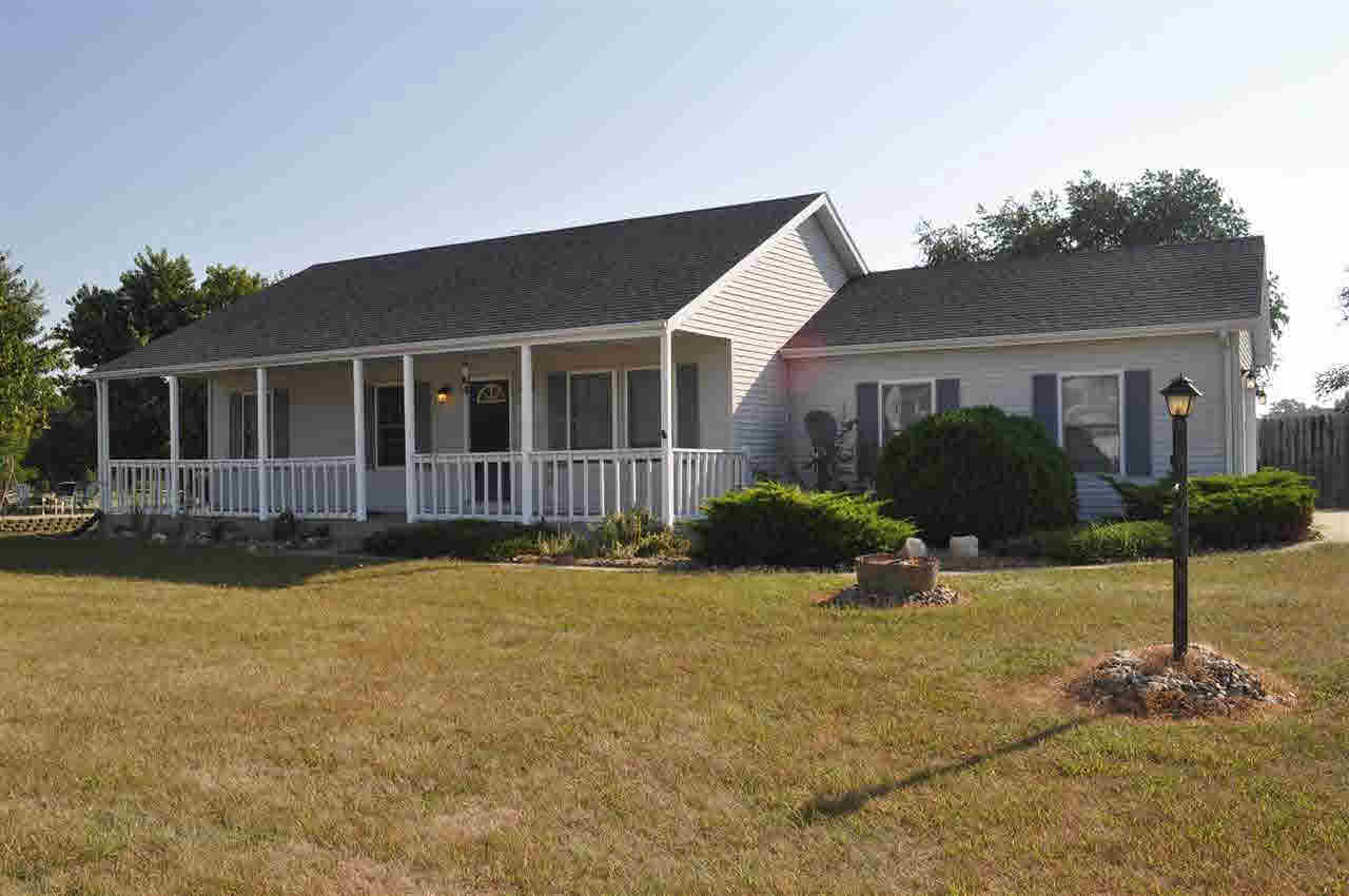 58540 Sunlit Blvd, Goshen, IN 46528 photo 1