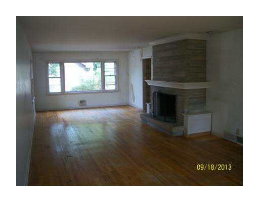 1839 Churchill Dr, South Bend, IN 46617 photo 2
