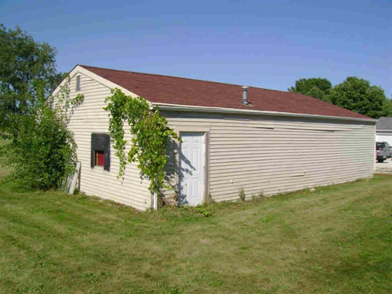 513 E High St, Etna Green, IN 46524 photo 3